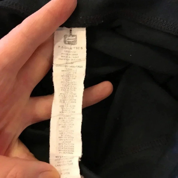 Fabletics Clover Capri Leggings Optical Floral XS - Picture 9 of 9